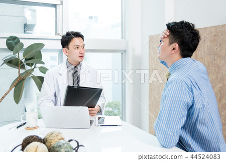 Poor physical condition, doctor, medical examination 44524083