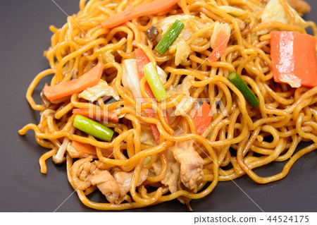 Delicious sauce fried noodles 44524175