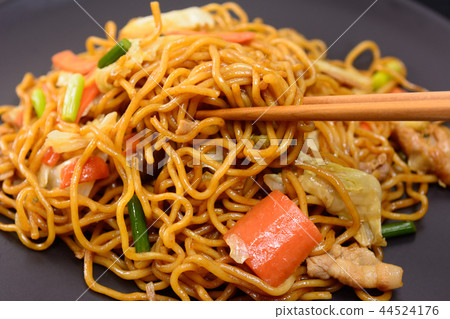 Delicious sauce fried noodles 44524176