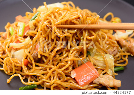 Delicious sauce fried noodles 44524177