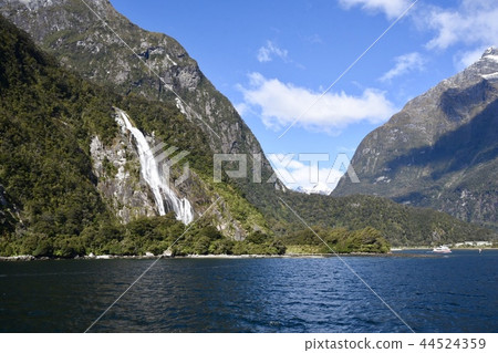 Fjord National Park Milford Sound 44524359
