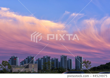 雲,新的城市 雲,新的城市 44524975