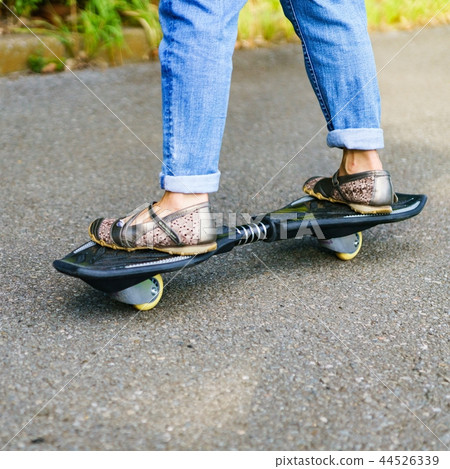 [Japan] Caster board 44526339