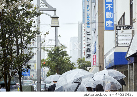 People holding umbrella Tokyo 44528453