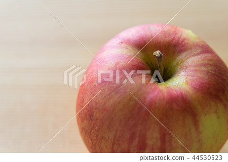 Apple Apple 44530523