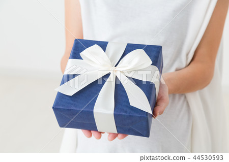 Present Present 44530593