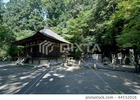 Kanshin-ji Temple Kaizan-do and Kusunoki Masanari Nezuka 44532016