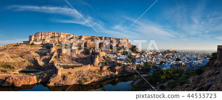 Mehrangarh Fort, Jodhpur, Rajasthan, India Mehrangarh Fort, Jodhpur, Rajasthan, India 44533723