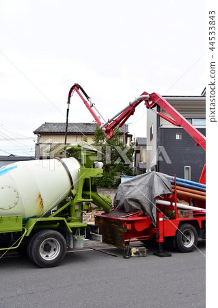 Concrete placing work Concrete placing work 44533843