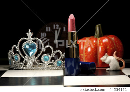 Cinderella lip Cinderella lip 44534151