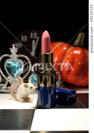 Cinderella lip Cinderella lip 44534155
