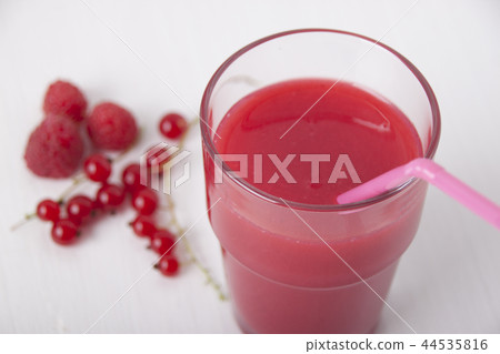 Kissel from raspberry and redcurrant   44535816