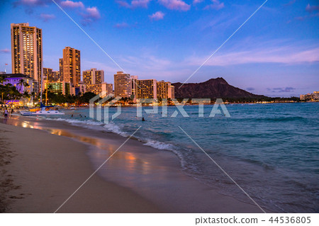 “夏威夷”威基基海灘暮光之城夜景 44536805