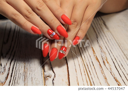 Bright, colorful design of manicure 44537047