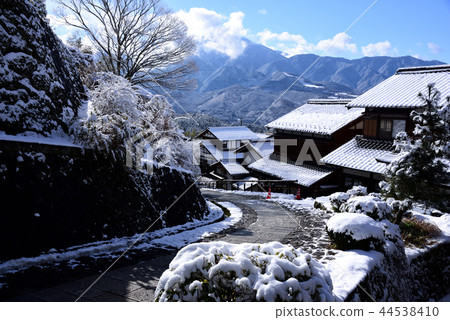 Snowy winter horseback lodge 3 44538410