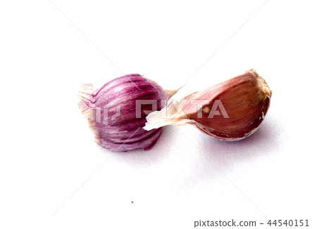 Close-up of bulb of garlic and cloves of garlic  44540151