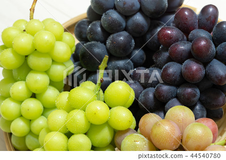 Grapes (Assorted) Grapes (Assorted) 44540780