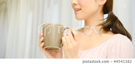 女子 44541382