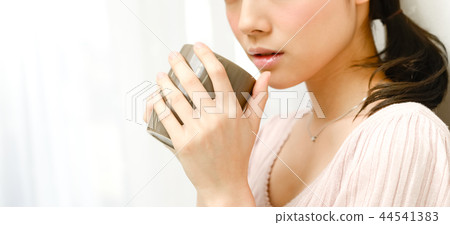 女子 44541383