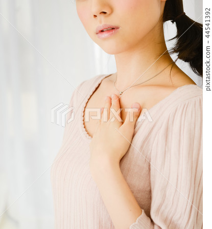女子 44541392
