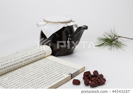 Chinese medicine and copy space - Horizontal Chinese medicine and copy space - Horizontal 44543287