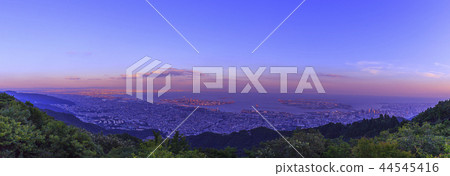 在神戶的夕陽輝光 44545416