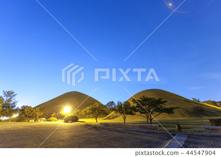 Gyeongsangbuk-do, Korea, Gyeongju, Daereungwon, Night view Gyeongsangbuk-do, Korea, Gyeongju, Daereungwon, Night view 44547904