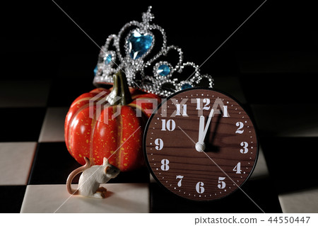 灰姑娘時間過去的宵禁 44550447