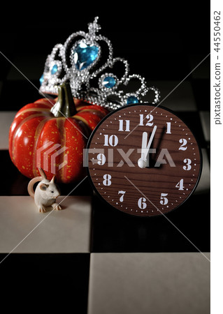 Cinderella Time past curfew Cinderella Time past curfew 44550462