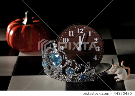Cinderella Time past curfew Cinderella Time past curfew 44550480