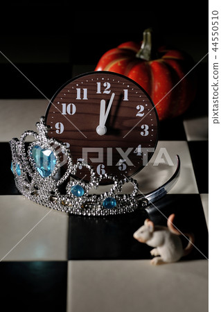 Cinderella Time past curfew Cinderella Time past curfew 44550510