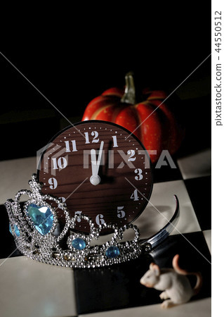 Cinderella Time past curfew Cinderella Time past curfew 44550512