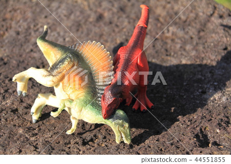 Image of the battle of dinosaurs 44551855