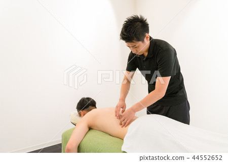 Waist acupuncture (male's back) 44552652