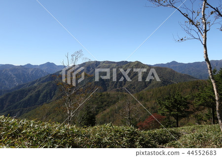 從Nikko Higetsu到Hemitsuki Observatory的山路上可以看到Ashio山的山腳 從Nikko Higetsu到Hemitsuki Observatory的山路上可以看到Ashio山的山腳 44552683