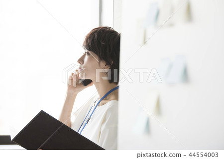 商務女性智能手機 商務女性智能手機 44554003