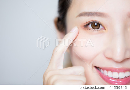 beauty woman eye 44559843