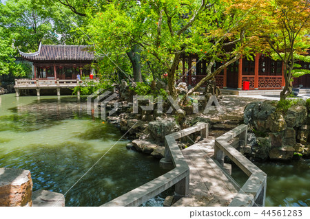 Yuyuan garden in center of Shanghai China Yuyuan garden in center of Shanghai China 44561283