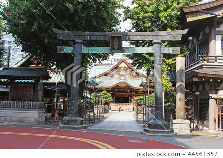 Torii Yushima Tenjin 44561352