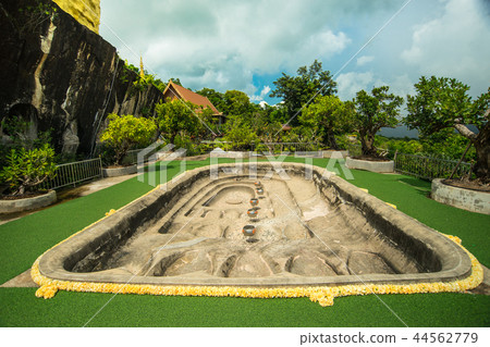 Wat Tham pae dan ,sakon nakhon,Thailand 44562779