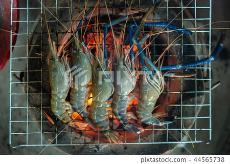 Grilled shrimp (Giant freshwater prawn) at market Grilled shrimp (Giant freshwater prawn) at market 44565738