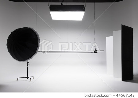 Preparation for photography Preparation for studio shooting 44567142