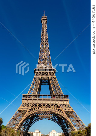 Tour Eiffel paris tower symbol close up detail 44567162
