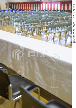 Ceremony image (chair to align) 44569451