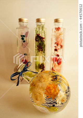 Herbarium round bottle Herbarium round bottle 44570012