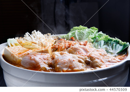 Hot pot cooking Kimchi hot pot heating Hot pot cooking Kimchi hot pot heating 44570309