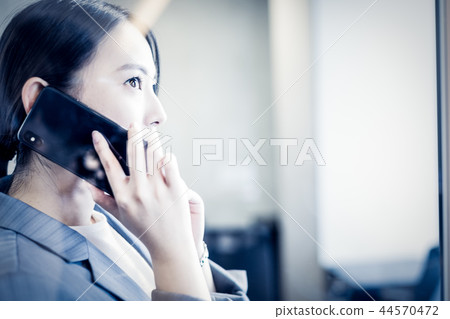 女子 44570472