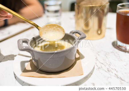Japanese-style tamamai hot water. Water, water, tea, and utensils. Crawling elegant early afternoon dinner. Japanese-style tamamai hot water. Water, water, tea, and utensils. Crawling elegant early afternoon dinner. 44570530