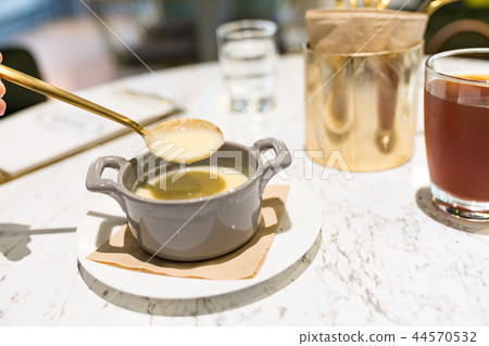 Japanese-style tamamai hot water. Water, water, tea, and utensils. Crawling elegant early afternoon dinner. Japanese-style tamamai hot water. Water, water, tea, and utensils. Crawling elegant early afternoon dinner. 44570532
