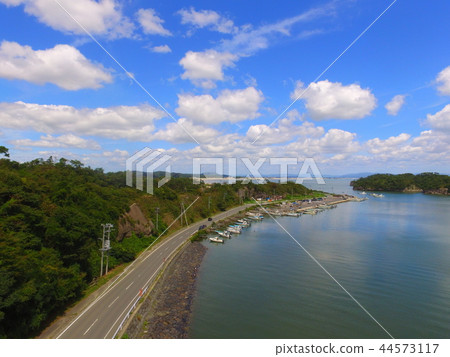 海岸線·天空·白雲〜無人機的航拍照片（宮城縣東松島市宮城角色鹿山山） 44573117